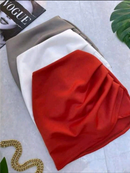 Short Saia Feminino Franzido Neoprene Blogueira Grampeado Tendência Verão 2025 Estiloso PROMOÇÃO
